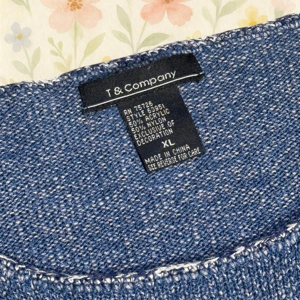 T & Company Women’s Textured Knit Floral Embroidered Cottagecore Blue Boho Top - Picture 4 of 4